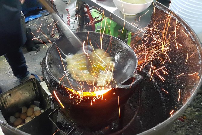 Bangkok Night Food and City Tour by Tuk Tuk - Thipsamai Padthai Pratoopee: what #1 pad Thai usually means