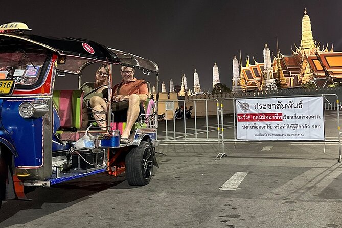 Bangkok Night Tour: Food, Temple & Tuk Tuk - Wat Prayurawongsawat Worawihan: a calm temple stop in night lighting