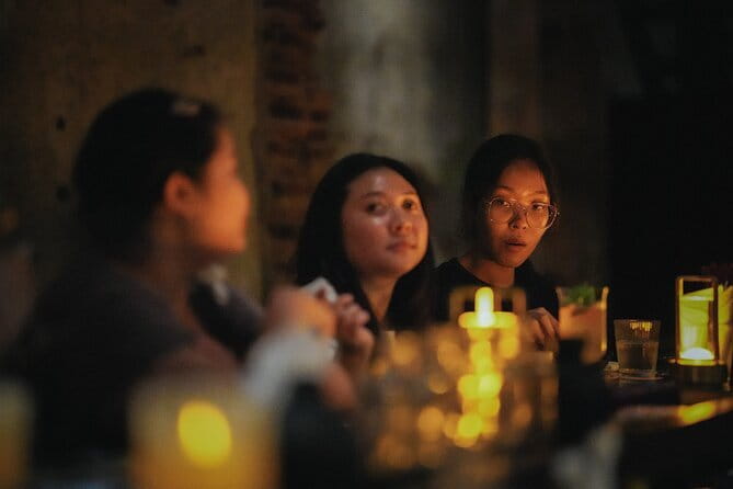 Bangkok Night Tour : Perfect Strangers - Wat Prayurawongsawas and the Sao Kru Chedi Pagoda: UNESCO, but make it personal