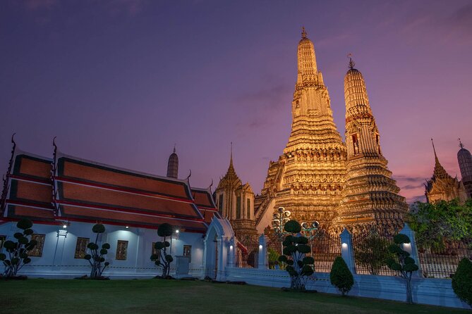 Bangkok Night Tour: Wat Arun, Wat Pho, Chinatown & Tuk Tuk Ride - Chinatown by tuk-tuk: Yaowarat Road street food planning without the stress
