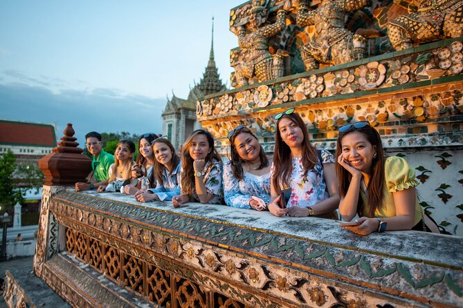 Bangkok Night Tour: Wat Arun, Wat Pho, Chinatown & Tuk Tuk Ride - Maha Rat Road: a quick warm-up before the temples