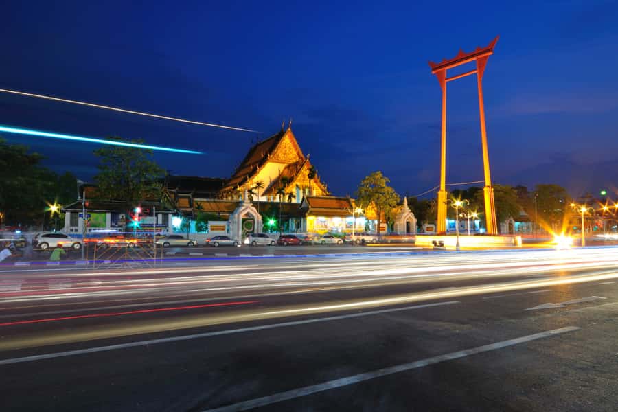 Bangkok Night Tuk Tuk: Private Tour of Markets & Landmarks - Grand Palace and Wat Arun lighting: exterior views that still hit
