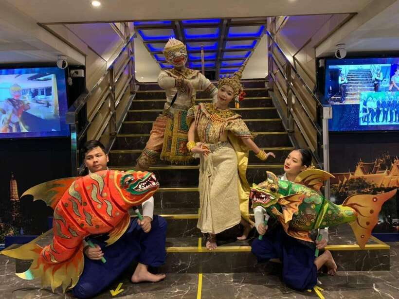 Bangkok: Noah 6 Stars Luxury Chaophraya River Dinner Cruise - Live pop/jazz band and Thai dance: when you’ll actually see the show