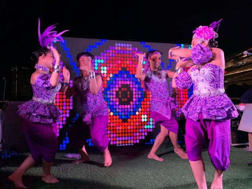 Bangkok: Noah 6 Stars Luxury Chaophraya River Dinner Cruise - Should you book the Noah 6 Stars Luxury Chao Phraya Dinner Cruise?