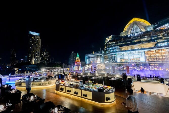 Bangkok Opulence Chao Phraya River Dinner Cruise from ICONSIAM - The buffet: international seafood that actually covers meatless and meat-eaters