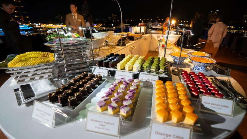 Bangkok: Opulence Luxury Dinner Cruise with Hotel Transfer - What You See Passing the River Landmarks (and How to Time Your Photos)