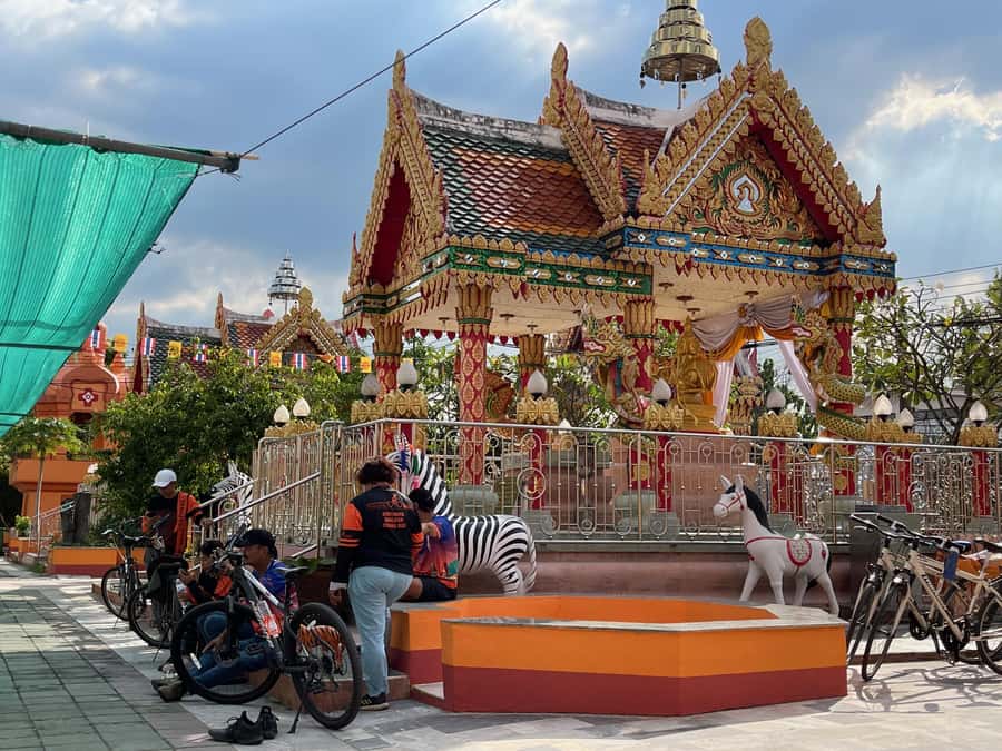 Bangkok Paradise Bicycle & Boat Tour - From Rama III bike lanes to the Phrapadaeng market