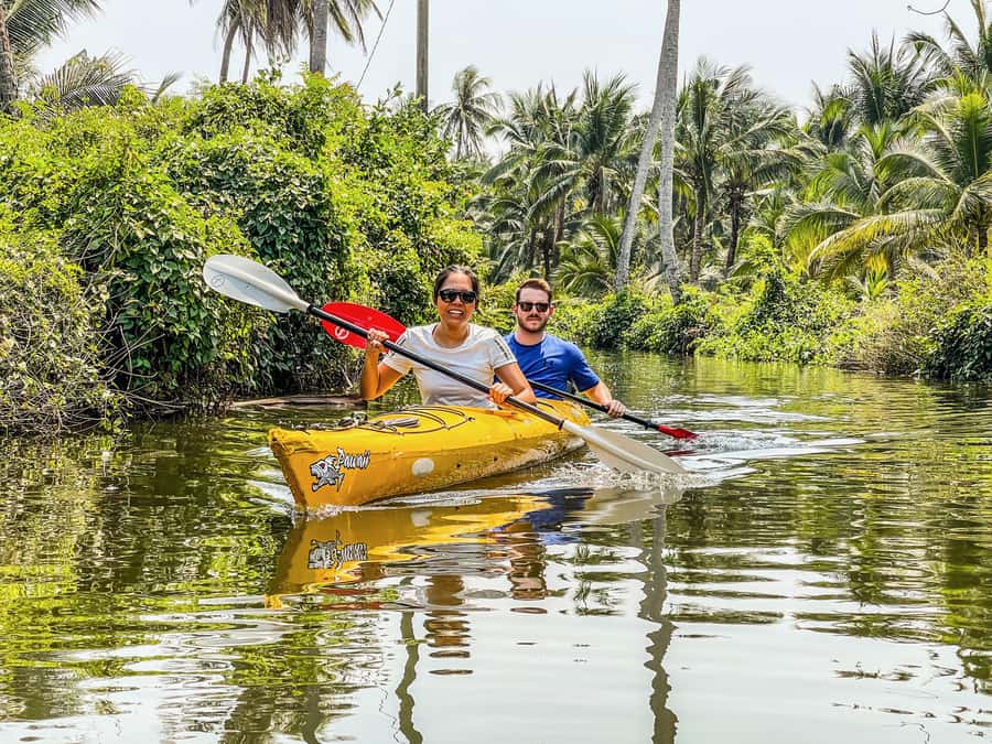 Bangkok Paradise Bicycle & Boat Tour - Cycling Bangkok’s quieter maze: narrow lanes, elevated bike paths, and shade