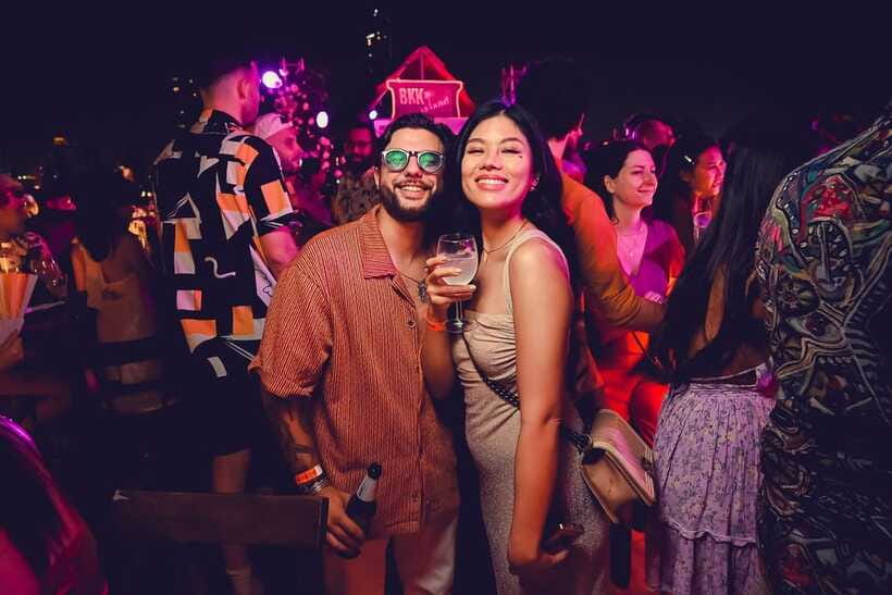 Bangkok: Party Boat Cruise with DJ and Live Music - On the river: music on two stages (and why it matters)