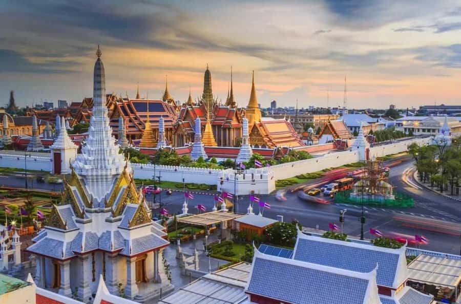 Bangkok: Private Charter with Customizable Route - ICONSIAM, Asiatique, and Khao San: mixing modern comfort with classic street energy