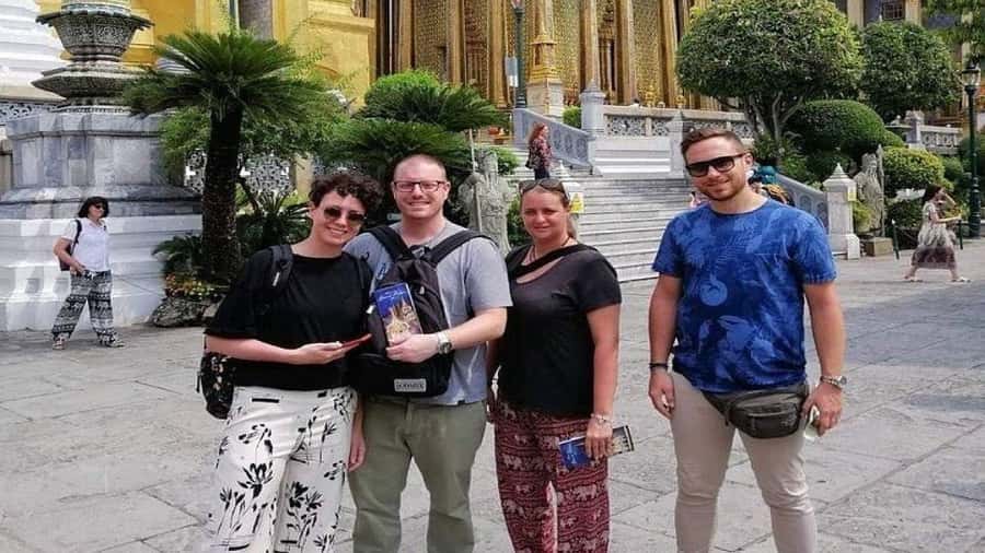 Bangkok: Private custom tour with a local guide - Picking Your Route: Temples, Chinatown, and Photo Stops