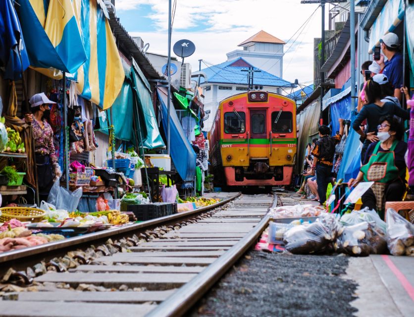 Bangkok: Private Damnoen Saduak Floating & Train Market Tour - Should you book this Bangkok floating and train market tour?