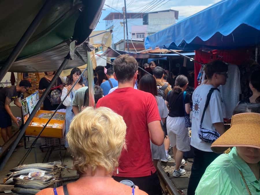 Bangkok: Private Damnoen Saduak Floating & Train Market Tour - What to bring and how to make your day smoother