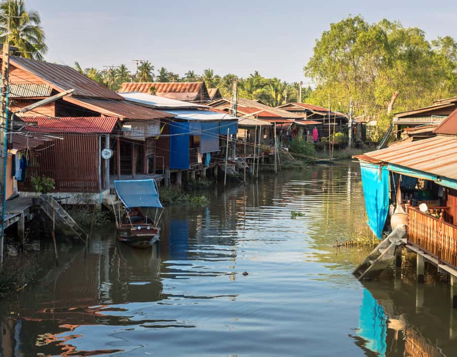 Bangkok: Private Damnoen Saduak Floating & Train Market Tour - Who this tour is best for (and who should skip it)