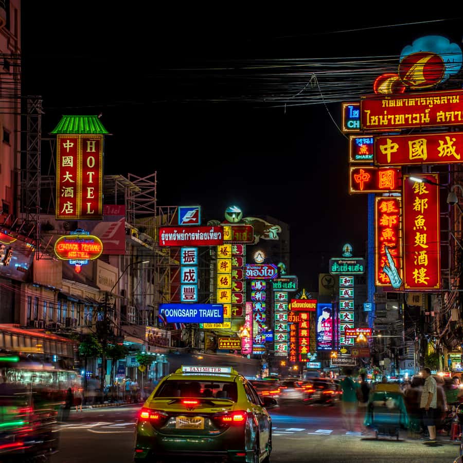Bangkok: Private Old Quarter, Night Street Market, Temples - Pak Khlong Talat Flower Market and Wat Liap: Color, Scent, and Serenity