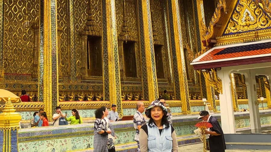 Bangkok: Private Tour Grand Palace, Wat Pho, and Wat Arun - Wat Arun Temple of Dawn: Steep Steps, Porcelain Details, and Skyline Views