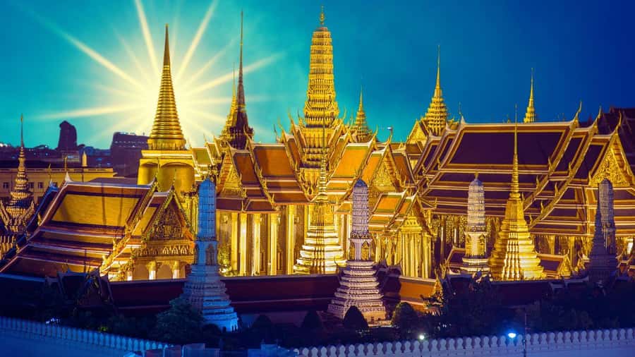 Bangkok: Private Tour Grand Palace, Wat Pho, and Wat Arun - Grand Palace and Wat Phra Kaew: Emerald Buddha and Real Temple Rules