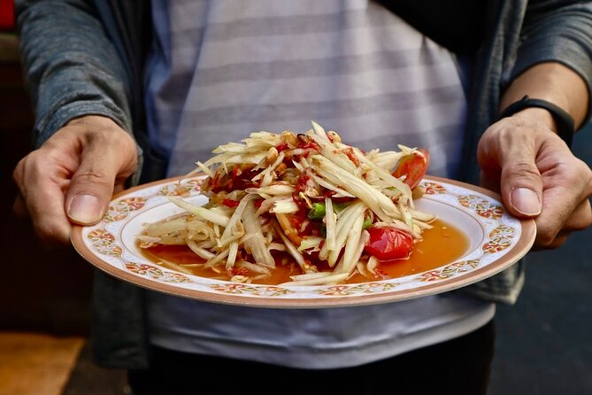 Bangkok Private Walking Food Tour with 10+ Tastings in Chinatown - The real Chinatown skill: how the guide keeps the pace and the variety