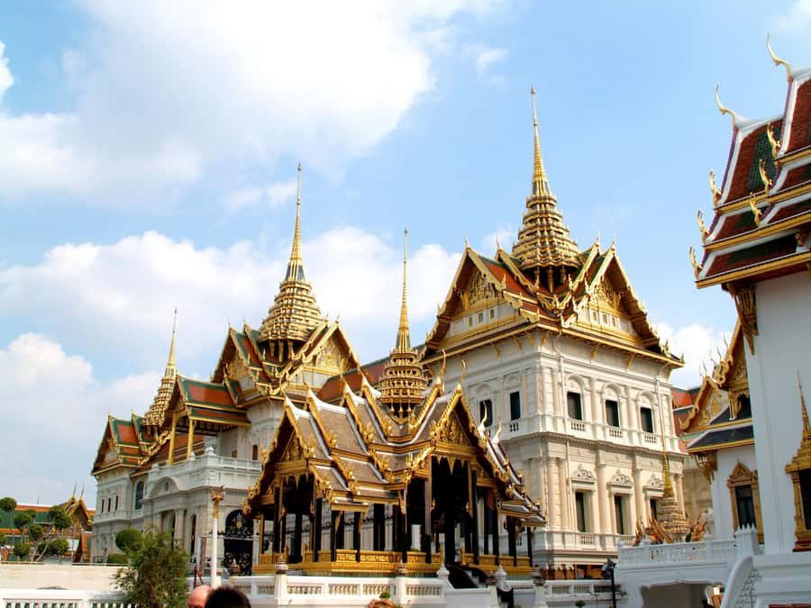 Bangkok: Private Wat Phra Kaew, Wat Pho & Wat Arun Tour - Wat Phra Kaew: Emerald Buddha Focus Without Getting Lost