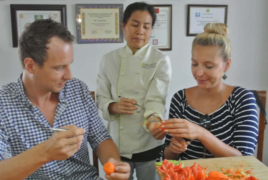 Bangkok: Professional Thai Fruit and Vegetable Carving Class - Siam Carving Academy: Thai carving in a studio, not a show