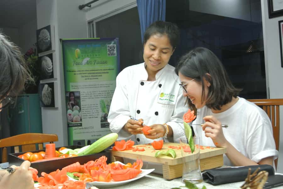 Bangkok: Professional Thai Fruit and Vegetable Carving Class - What you’re actually doing in the workshop