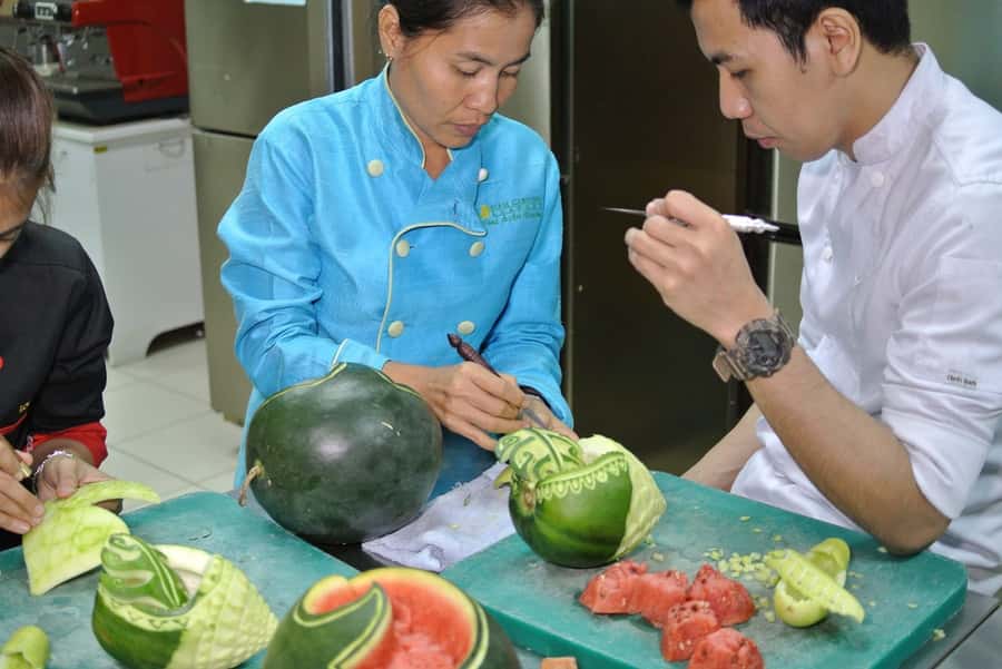 Bangkok: Professional Thai Fruit and Vegetable Carving Class - Tools, snacks, and the “learn without friction” approach