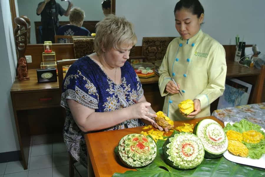 Bangkok: Professional Thai Fruit and Vegetable Carving Class - Where the skills come from: classic Thai garnish design
