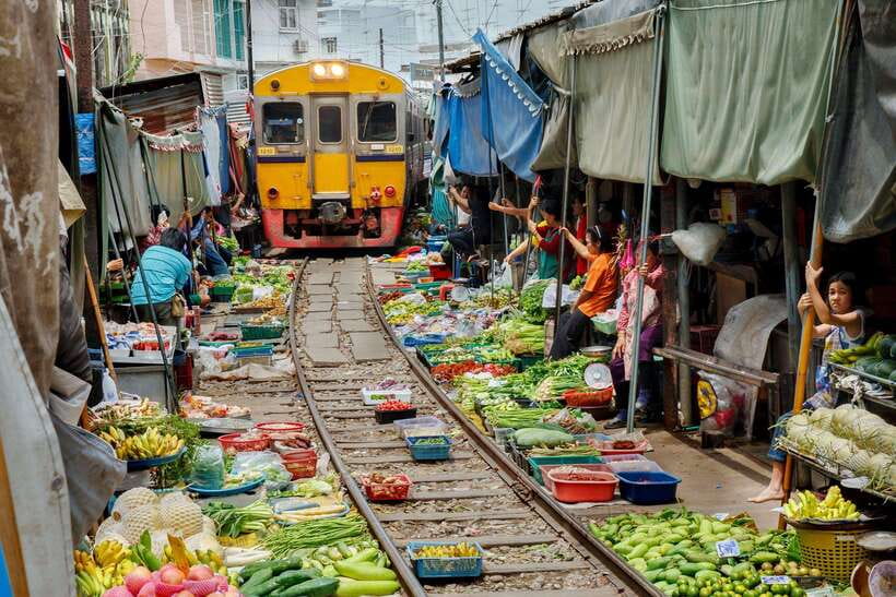 Bangkok: Railway and Floating Market Tour with Dragon Temple - Key highlights to look forward to