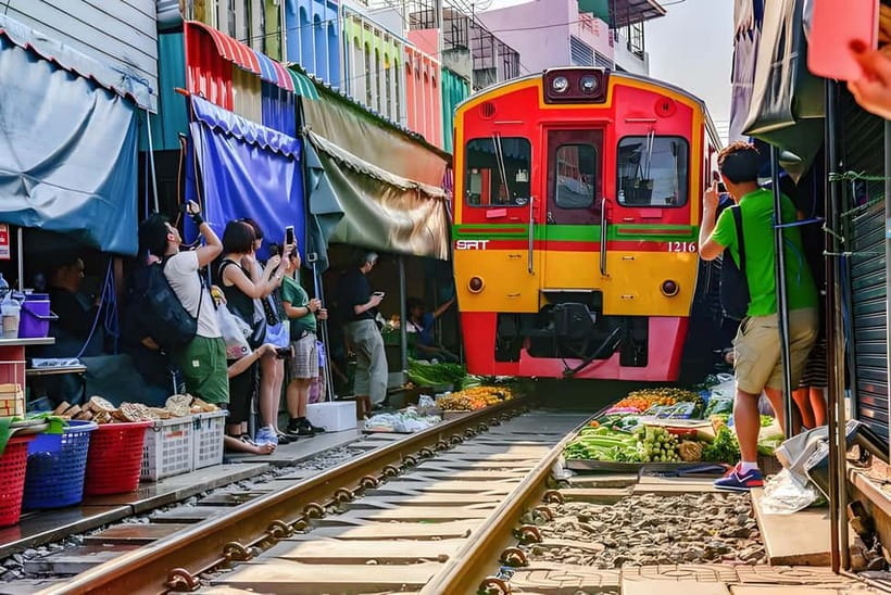 Bangkok: Railway, Floating Market & Chao Phraya Cruise Tour - One day, three very different Thailand scenes on the Chao Phraya belt