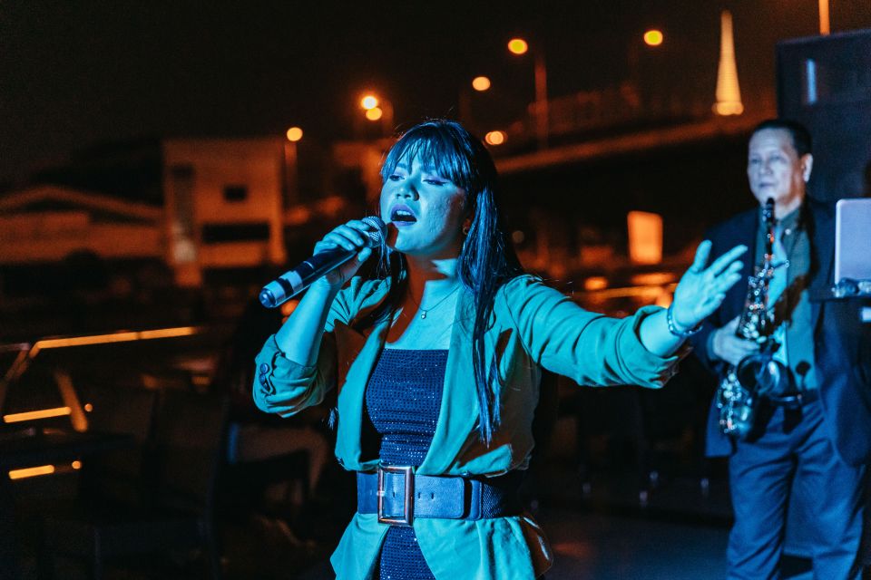 Bangkok: River Dinner Cruise on the Chao Phraya Princess - Live music onboard: fun without the loud-club feeling