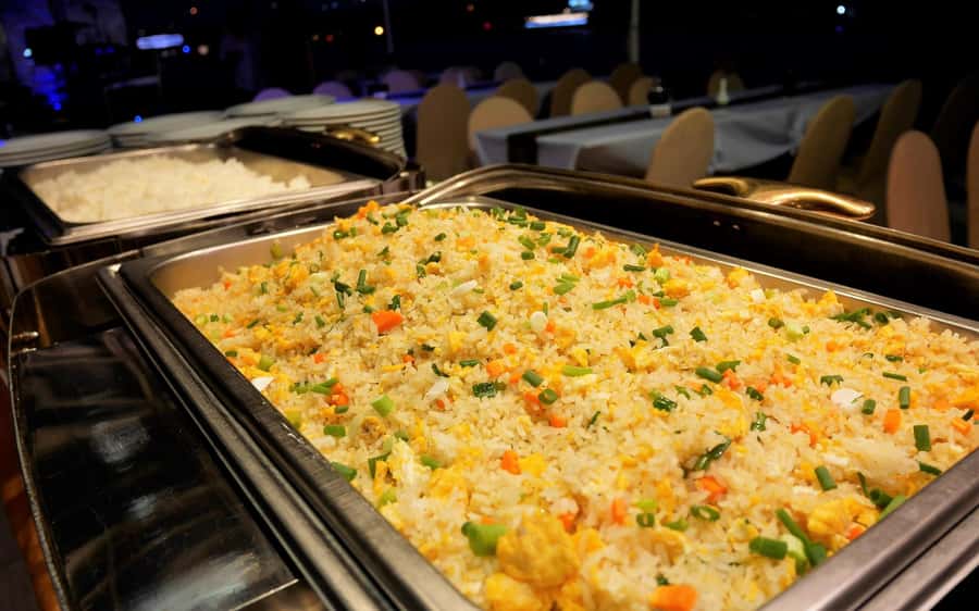 Bangkok: River Star Princess Chao Phraya Dinner Cruise - Food and drinks: seafood buffet with Thai and international options