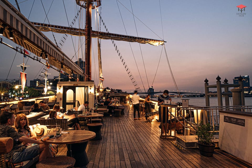 Bangkok: Sirimahannop (Asiatique The Riverfront) - The vibe on board: décor, service, and what the 1.5 hours feels like
