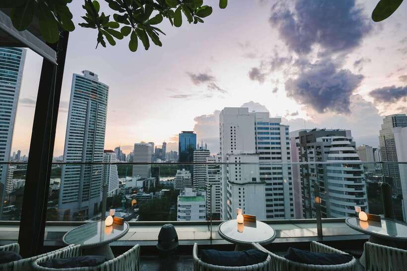 Bangkok: Sky on 20 Rooftop Bar With Free Flow Drinks - Timing for sunsets and night lights (the view is better then)