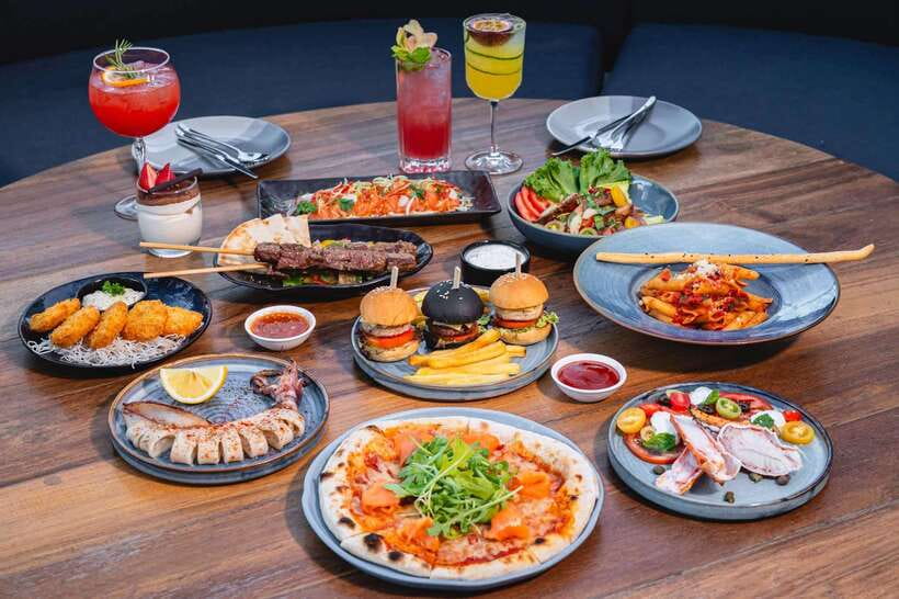 Bangkok: Sky on 20 Rooftop Bar With Free Flow Drinks - The 90-minute flow at Novotel Sukhumvit 20