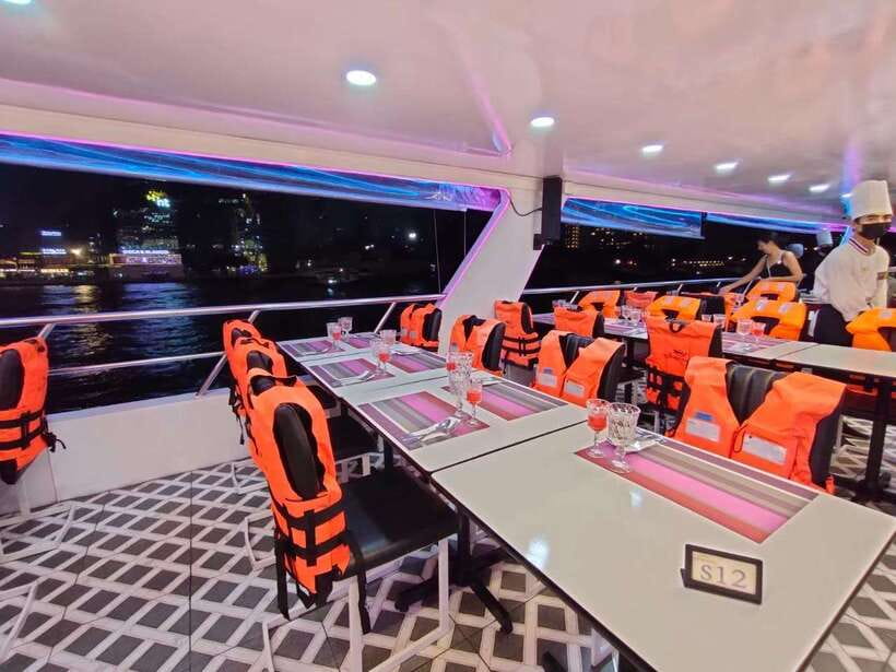 Bangkok: Smile Riverside Dinner Cruise - Cabaret Show and Thai Classic Dance: Fun Energy, Real Performance
