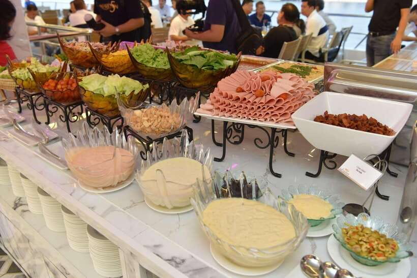 Bangkok: Smile Riverside Dinner Cruise - Price and Value: Is $28 a Good Deal?