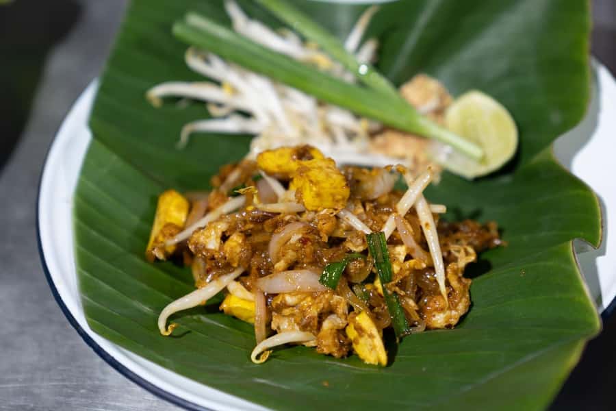 Bangkok Street Food and Night Lights by Tuk Tuk - Why this tuk tuk street food night feels different