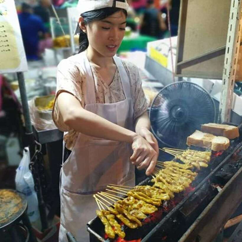 Bangkok: Street Food Tasting Tour at Night - Who Should Book, and Who Should Skip