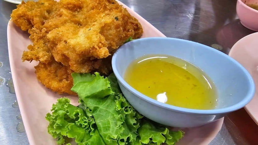 Bangkok: Street Food Tasting Tour at Night - Meeting Point and Getting There Without Getting Stuck