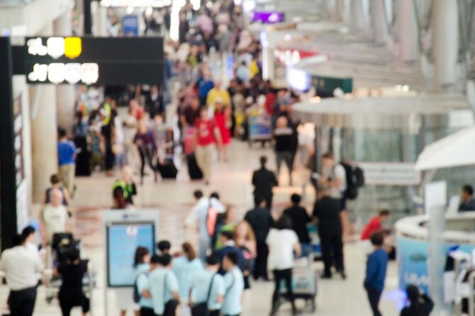 Bangkok Suvarnabhumi Airport: VIP Meet & Greet Service (Fasttrack) - English support and communication reality at the airport