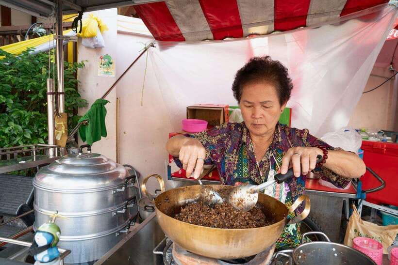 Bangkok: Talad Noi Hidden Gems & Street Food Adventure - Holy Rosary Church (built 1787): the culture anchor you didn’t expect