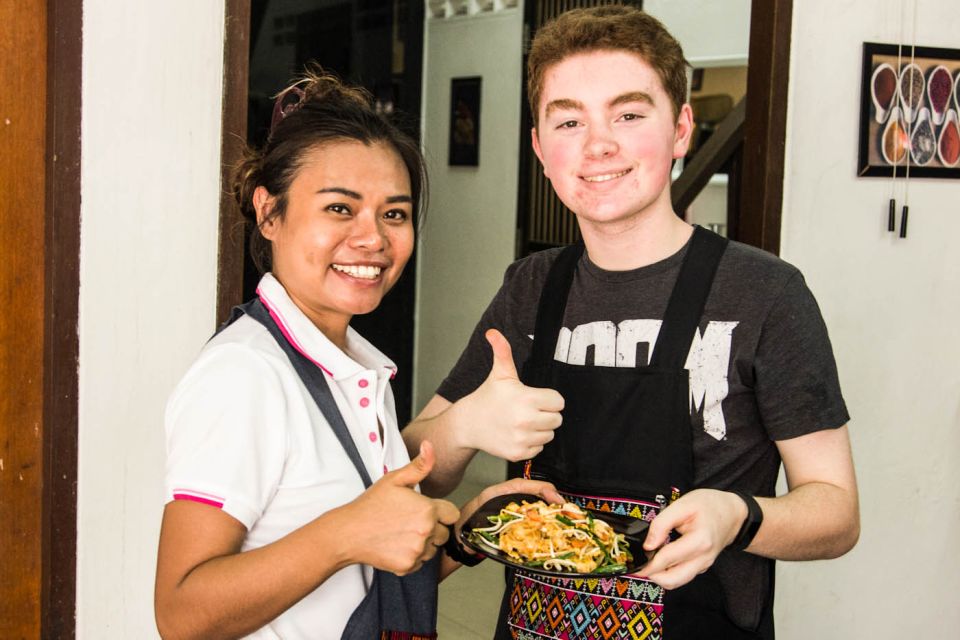 Bangkok: Thai Cooking Class and Onnuch Market Tour - Pad Thai, Papaya Salad, Thai Curry, Mango Sticky Rice: The Four-Dish Lineup