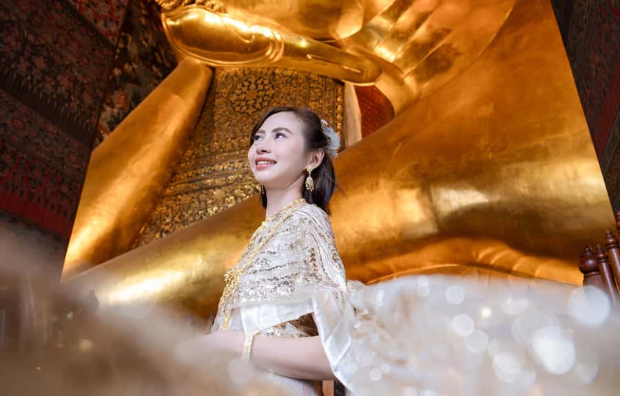 Bangkok: Thai Costume Photoshoot at Wat Arun - Thai costume photos at Wat Arun: what you are really buying