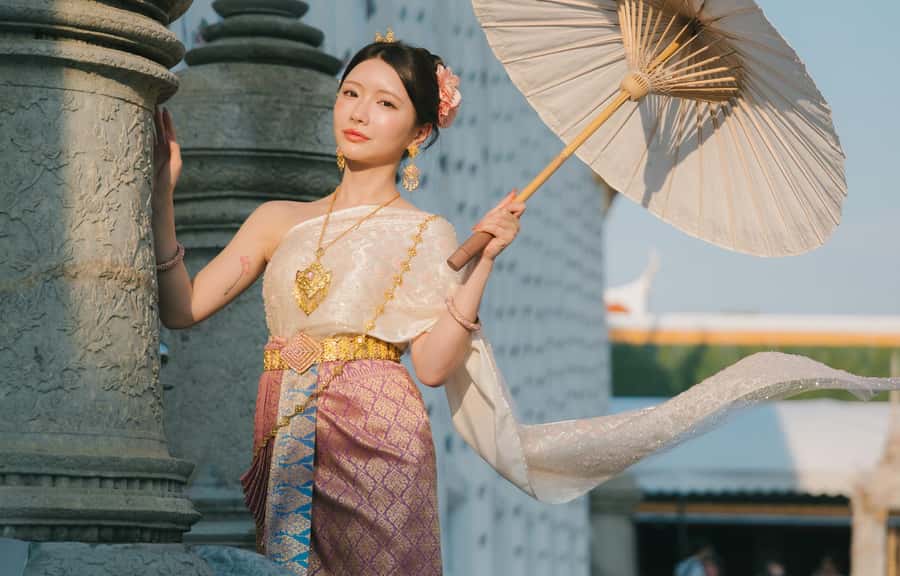 Bangkok: Thai Costume Photoshoot at Wat Arun - Getting ready: costumes, timing, and what to bring