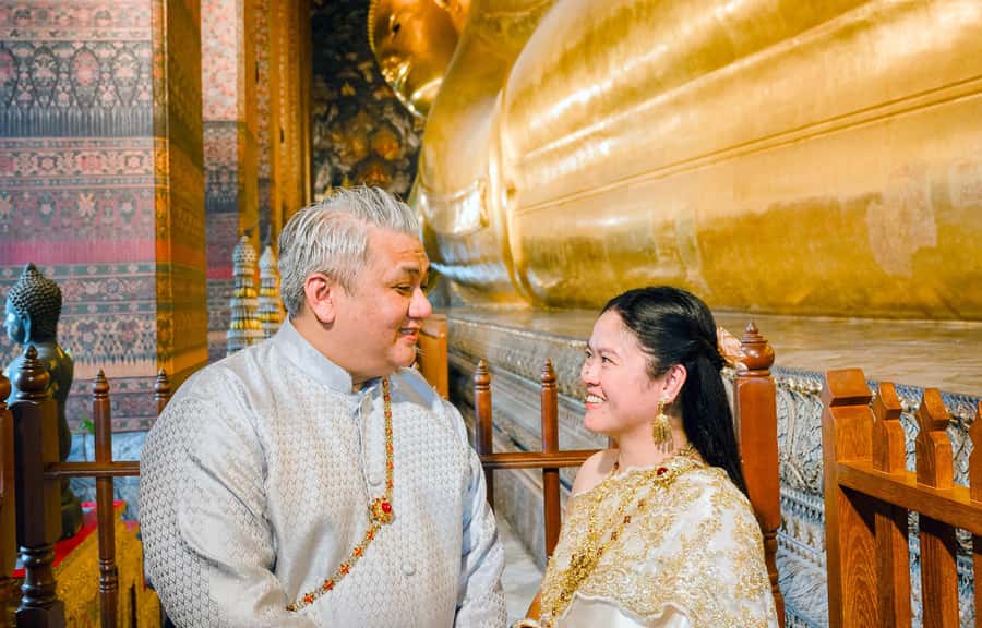 Bangkok: Thai Costume Photoshoot at Wat Arun - Costume option: renting locally vs adding it at checkout