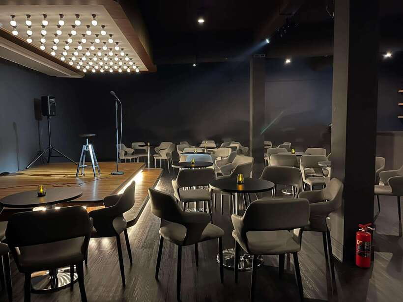 Bangkok: The Comedy Joint Khaosan Show Ticket - Where to Meet: Buddy Beer Entrance and the Elephant Logo