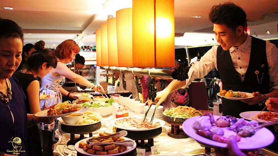 Bangkok: The Opulence Chao Phraya Lavish Dinner Cruise - Live music on the river: sax, singers, and the first-hour atmosphere