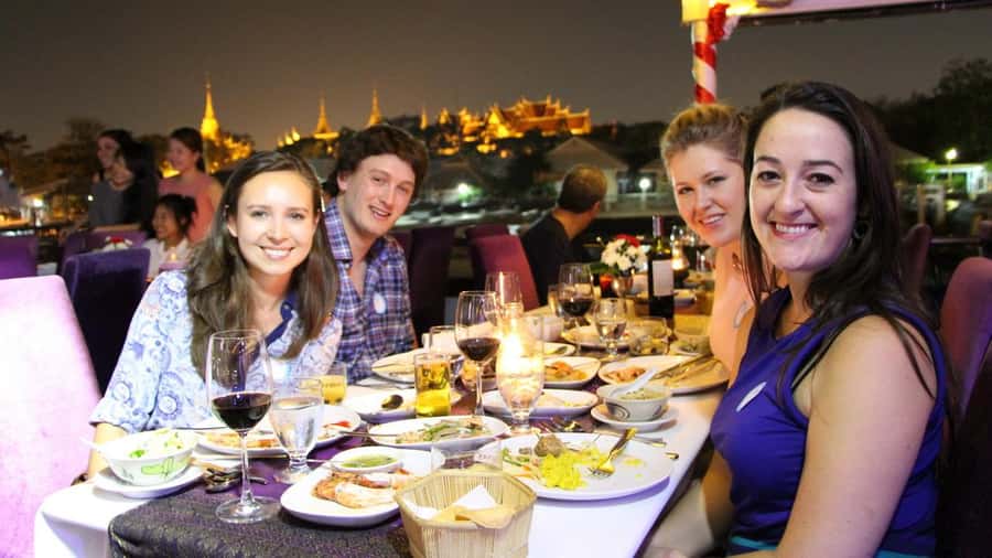 Bangkok: The Opulence Chao Phraya Lavish Dinner Cruise - Night-sightseeing: getting Bangkok’s famous sacred spots from the water