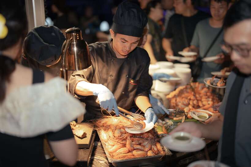 Bangkok: The Planet Chao Phraya River Dinner Cruise - Key points before you go
