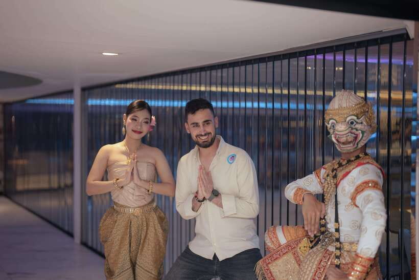 Bangkok: The Planet Chao Phraya River Dinner Cruise - Holiday surcharges and the smart way to avoid last-minute surprises